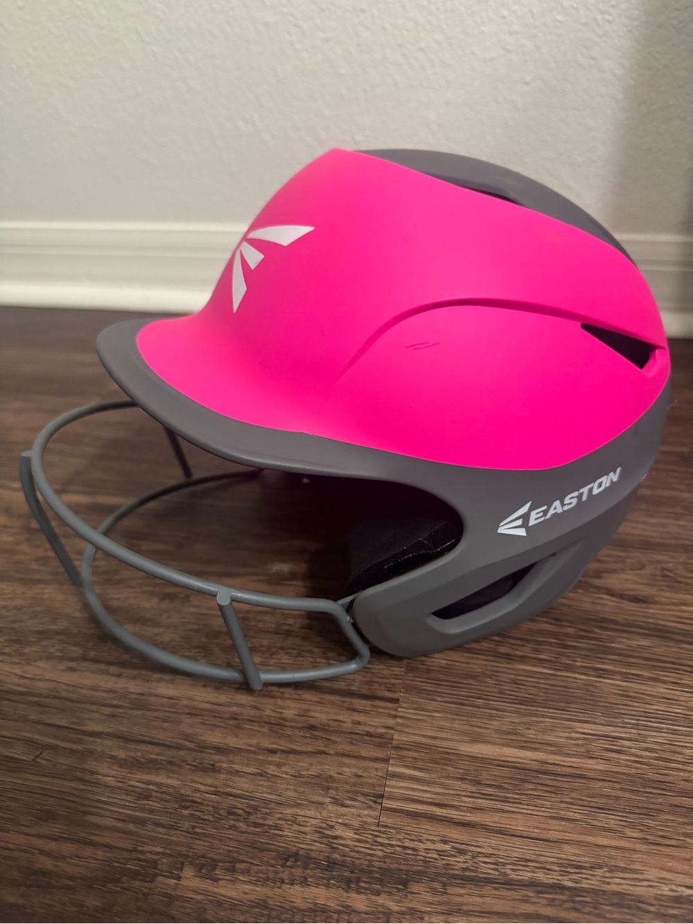 Easton Pink Softball TBall Helmet, Bat, Glove & Backpack Set - Picture 2 of 15